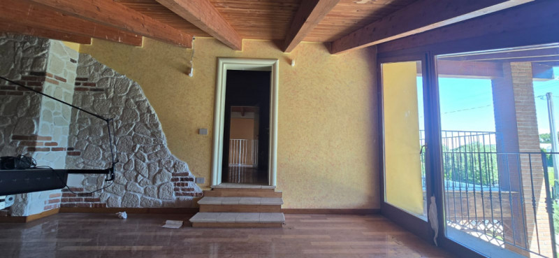 (Per INFO 3316190143) A San Giorgio delle Pertiche proponiamo in vendita una splendida villa sing...