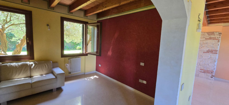 (Per INFO 3316190143) A San Giorgio delle Pertiche proponiamo in vendita una splendida villa sing...