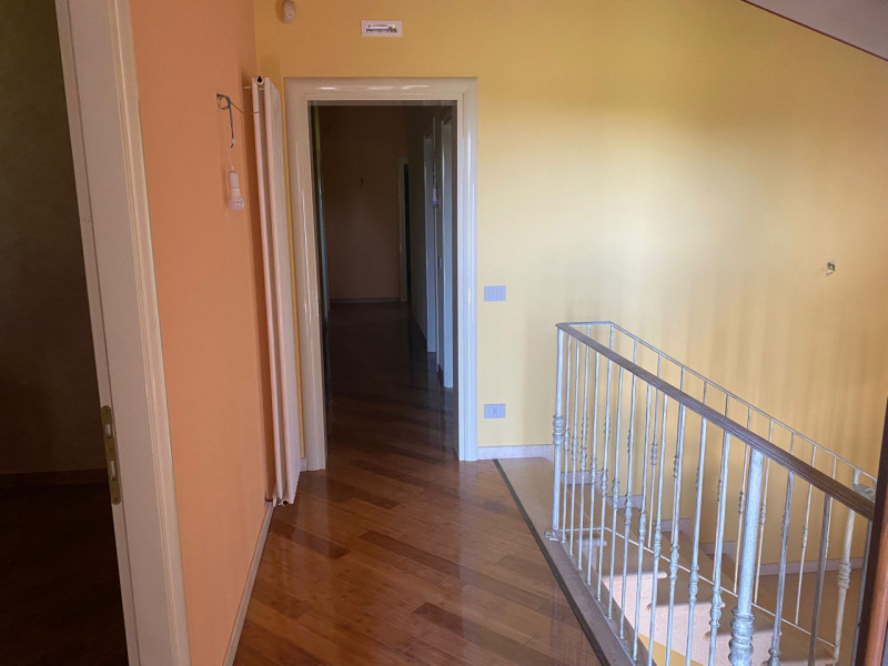 (Per INFO 3316190143) A San Giorgio delle Pertiche proponiamo in vendita una splendida villa sing...