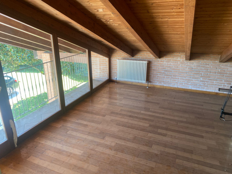 (Per INFO 3316190143) A San Giorgio delle Pertiche proponiamo in vendita una splendida villa sing...