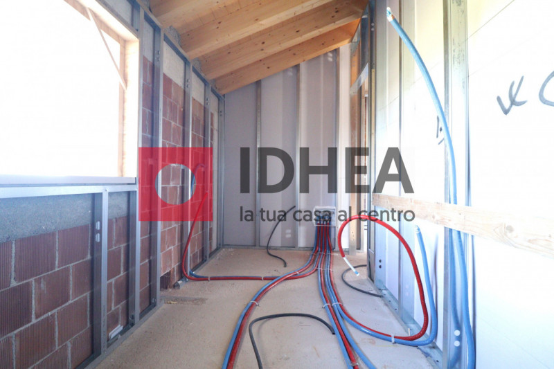 ISTRANA FRAZIONE - IN FASE DI COSTRUZIONE

""" RIFERIMENTO NSIF3 """

CLASSE ENERGETICA A4

L'Age...