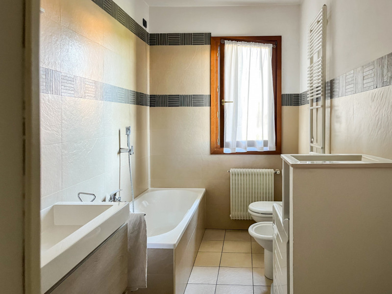 (Per INFO Vittorio 3517343301) A due passi dal cuore di Pieve di Soligo proponiamo in vendita un ...