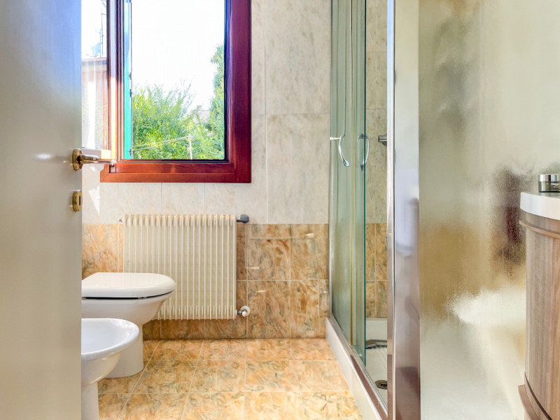 (Per INFO Vittorio 3517343301) A due passi dal cuore di Pieve di Soligo proponiamo in vendita un ...