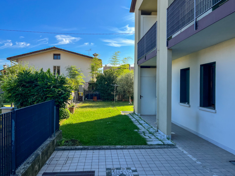 (Per INFO Vittorio 3517343301) A due passi dal cuore di Pieve di Soligo proponiamo in vendita un ...