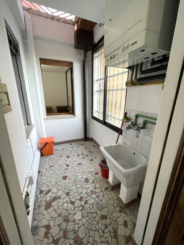 Nel cuore di Mellaredo, frazione del Comune di Pianiga, si propone in vendita un luminosissimo ap...