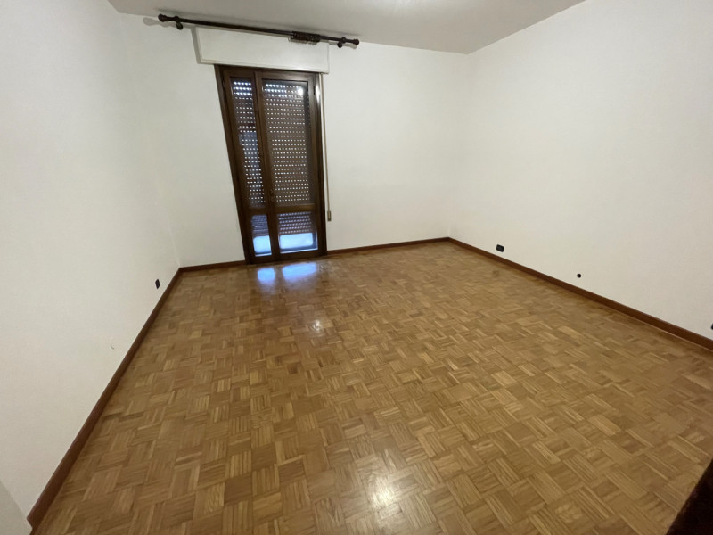 Nel cuore di Mellaredo, frazione del Comune di Pianiga, si propone in vendita un luminosissimo ap...