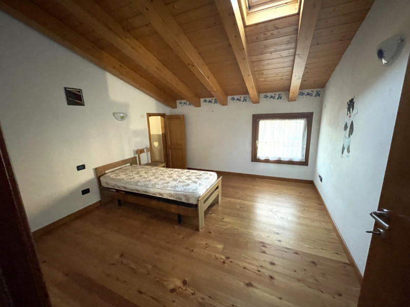 Nel cuore di Mellaredo, frazione del Comune di Pianiga, si propone in vendita un luminosissimo ap...