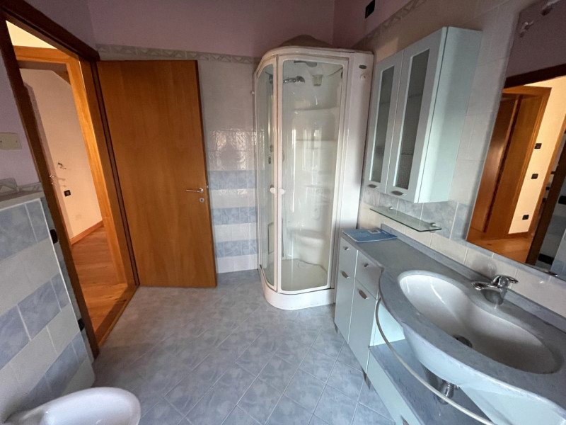 Nel cuore di Mellaredo, frazione del Comune di Pianiga, si propone in vendita un luminosissimo ap...