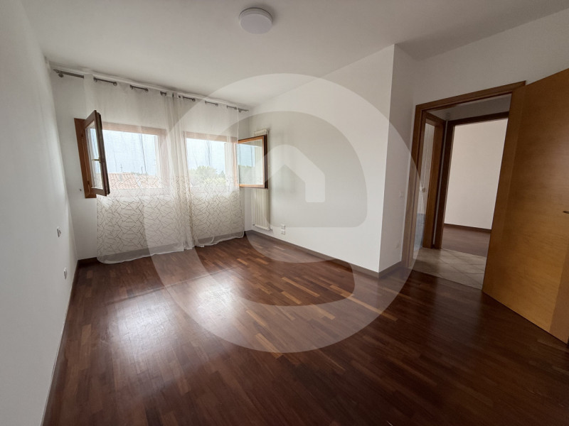 Scopri questo appartamento trilocale situato nel cuore di Piombino Dese, a pochi passi dal centro...