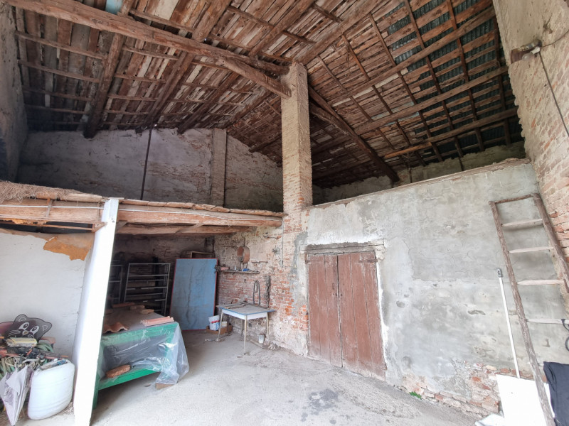 Montegaldella (VI), appena fuori dal centro abitato Proponiamo in Vendita Nuda Proprietà di quest...