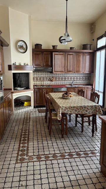 PADOVA CENTRO STORICO, Riferimento MC002: tra Piazza dei Signori e Piazza Duomo in zona ZTL, impo...