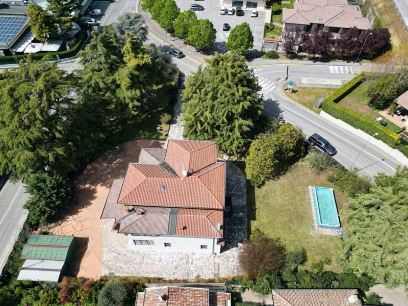 Lonato del Garda Vendita Villa contemporanea