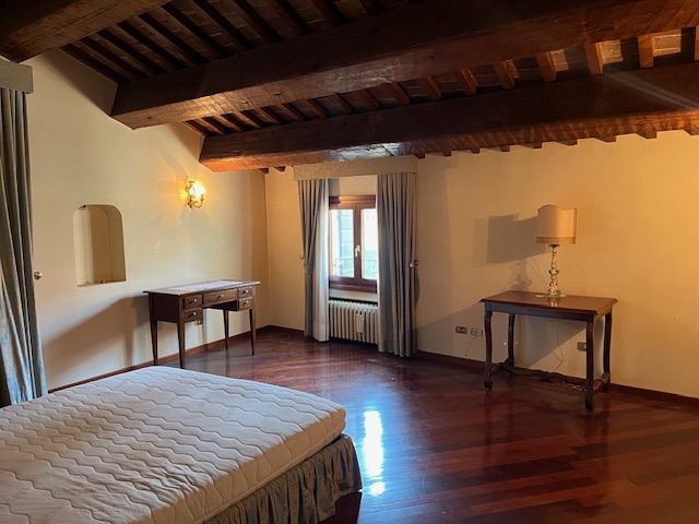 PADOVA CENTRO STORICO, Riferimento MC003: tra Piazza dei Signori e Piazza Duomo in zona ZTL, impo...