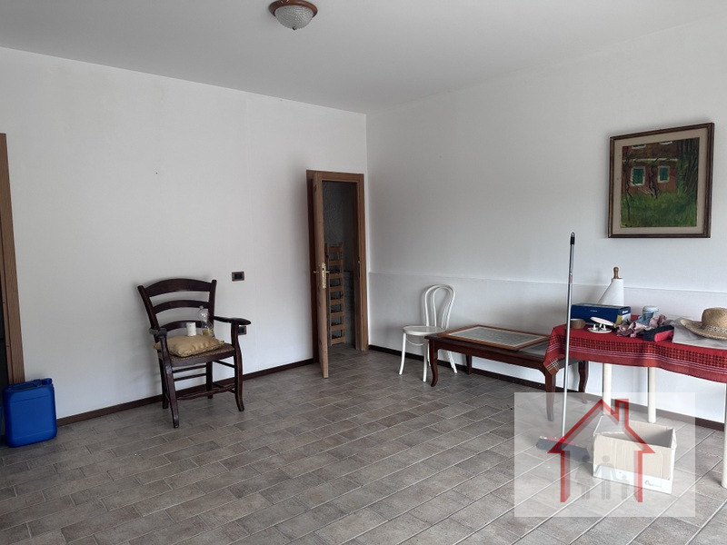 Rif.: PAL034 - Per informazioni contattare Paolo al numero 3488545745.

Luxor Immobiliare è lieta...