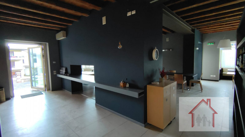 Rif: DV112
X Info - Denis: 3402540785

Piovene Rocchette (VI)

Opportunità unica di investimento ...