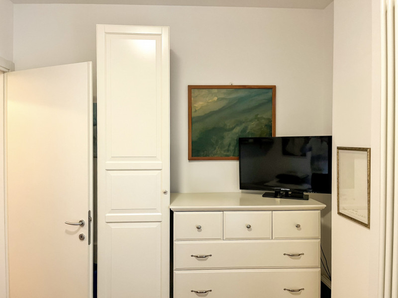 (Per INFO Roberto 3453195338) Situato nel cuore di Montebelluna, precisamente in Piazza Oberkoche...