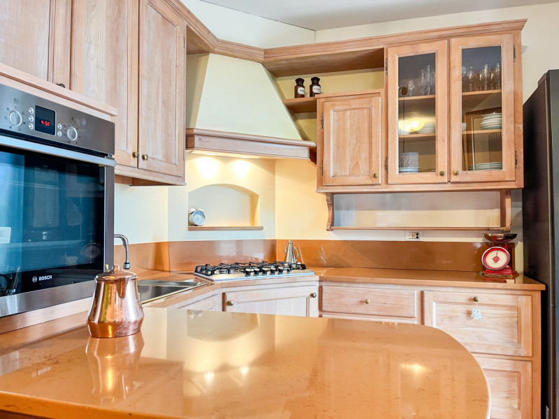 (Per INFO Roberto 3453195338) Situato nel cuore di Montebelluna, precisamente in Piazza Oberkoche...