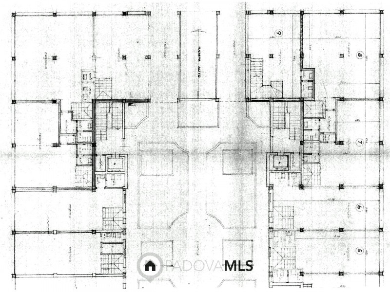 Immobile in esclusiva al Gruppo Padova MLS

Zona pedonale, in ottima posizione di passaggio, nego...