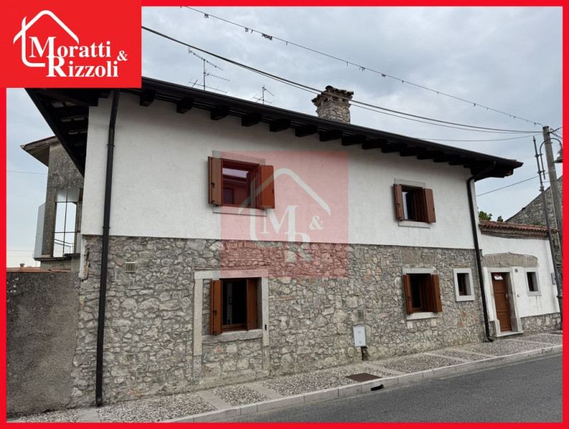 Medea Vendita Casa a schiera porzione di testa