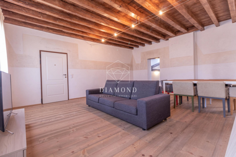 DISPONIBILE DA SUBITO.

Falzè di Trevignano: Appartamento inserito in Villa Veneta risalente al 1...