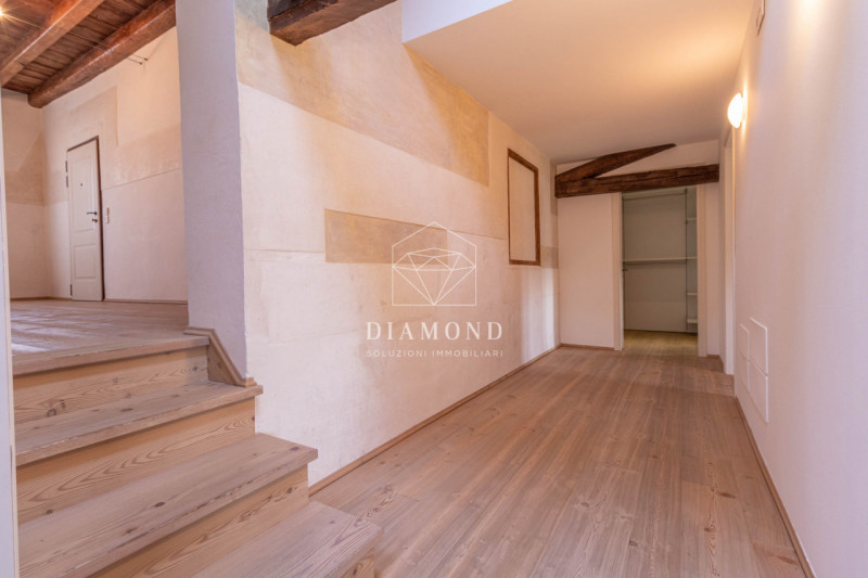 DISPONIBILE DA SUBITO.

Falzè di Trevignano: Appartamento inserito in Villa Veneta risalente al 1...