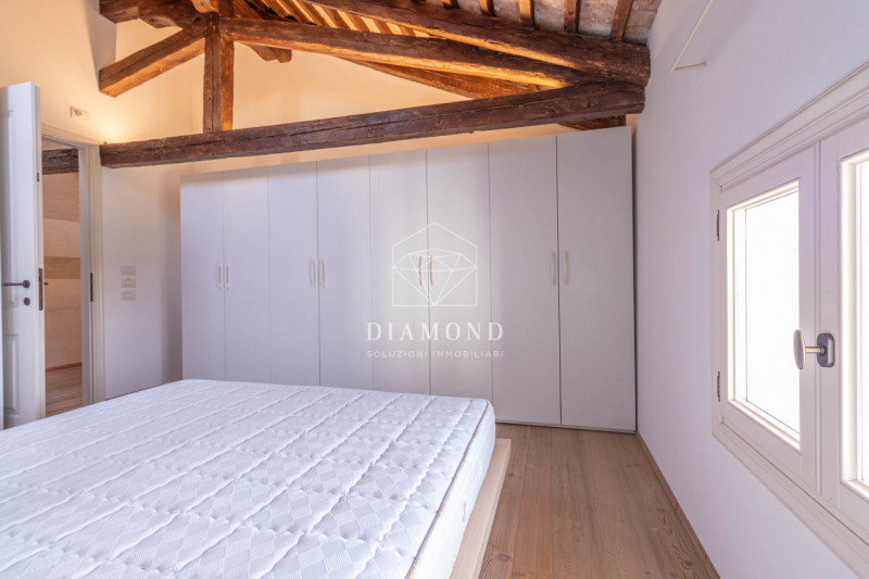 DISPONIBILE DA SUBITO.

Falzè di Trevignano: Appartamento inserito in Villa Veneta risalente al 1...