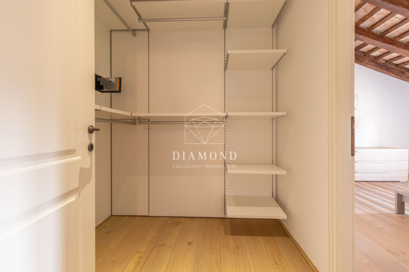 DISPONIBILE DA SUBITO.

Falzè di Trevignano: Appartamento inserito in Villa Veneta risalente al 1...