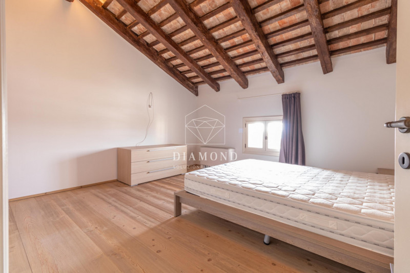 DISPONIBILE DA SUBITO.

Falzè di Trevignano: Appartamento inserito in Villa Veneta risalente al 1...