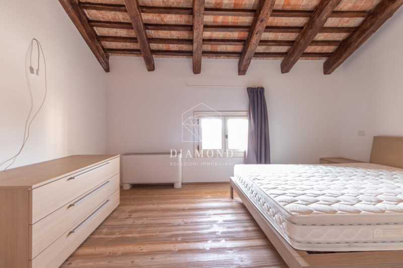 DISPONIBILE DA SUBITO.

Falzè di Trevignano: Appartamento inserito in Villa Veneta risalente al 1...