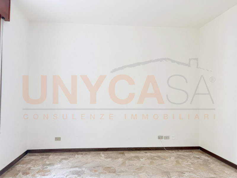 MONTEGALDA: appartamento al primo piano, composto zona giorno, da due spaziose camere matrimonial...