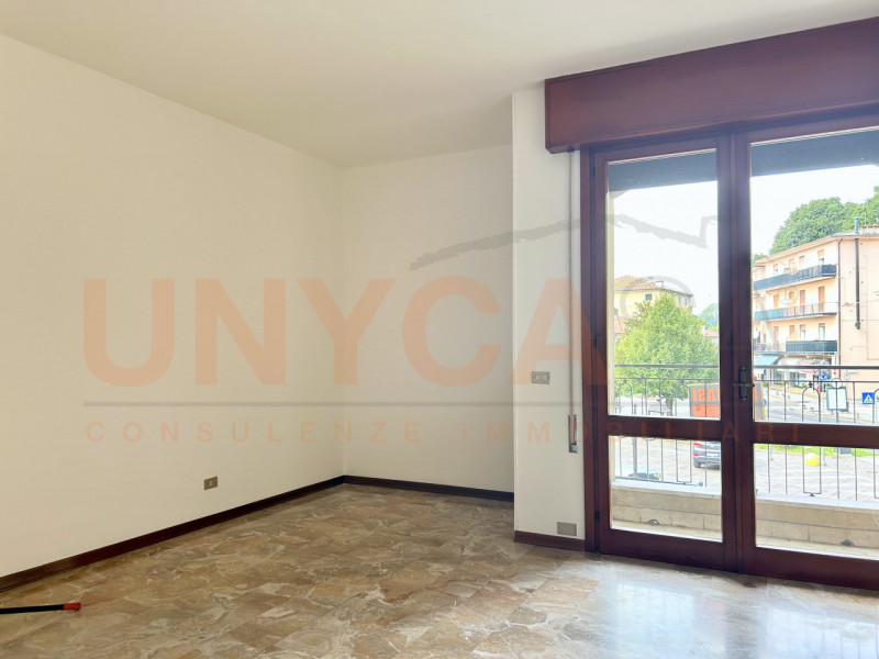 MONTEGALDA: appartamento al primo piano, composto zona giorno, da due spaziose camere matrimonial...