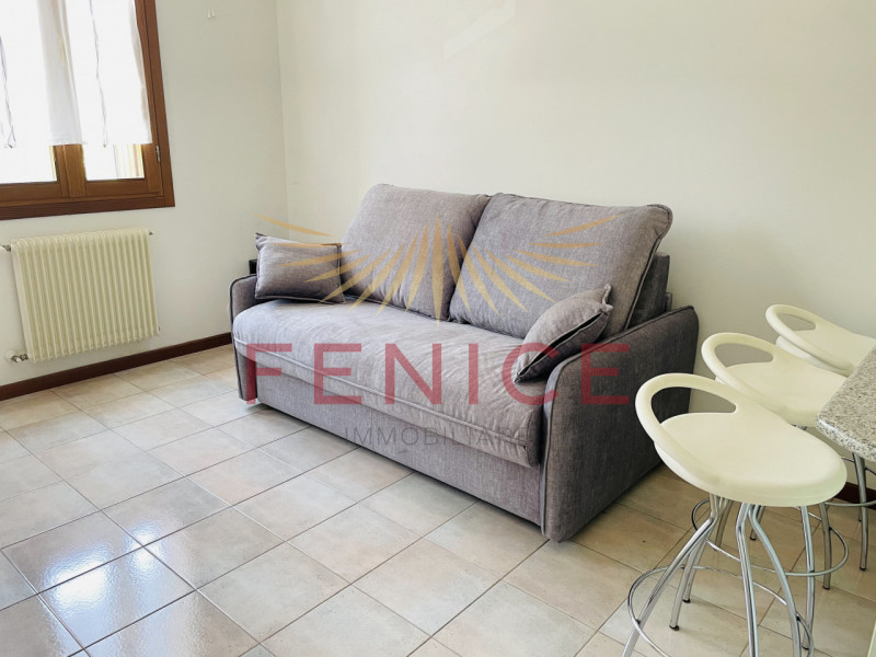 Scoprite l'opportunità unica di affittare fino a giugno 2026 un meraviglioso appartamento bilocal...