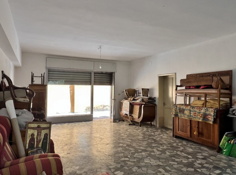 LOCALE COMMERCIALE-ARTIGIANALE A 5 MINUTI DA VICENZA EST - Rif 8288
A pochi minuti da Vicenza Est...