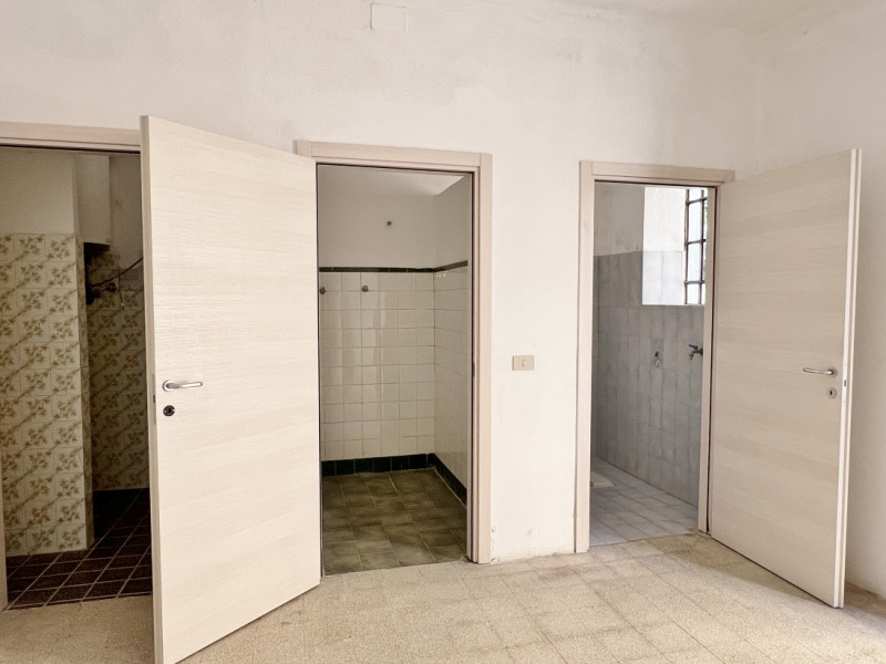 LOCALE COMMERCIALE-ARTIGIANALE A 5 MINUTI DA VICENZA EST - Rif 8288

In contesto storico dell'att...