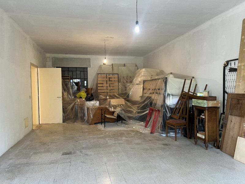 LOCALE COMMERCIALE-ARTIGIANALE A 5 MINUTI DA VICENZA EST - Rif 8288
A pochi minuti da Vicenza Est...