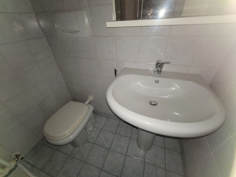 VICENZA IN UNA DELLE PIAZZE PIÙ BELLE E  RINOMATE DELLA CITTÀ proponiamo in vendita un bicamere a...