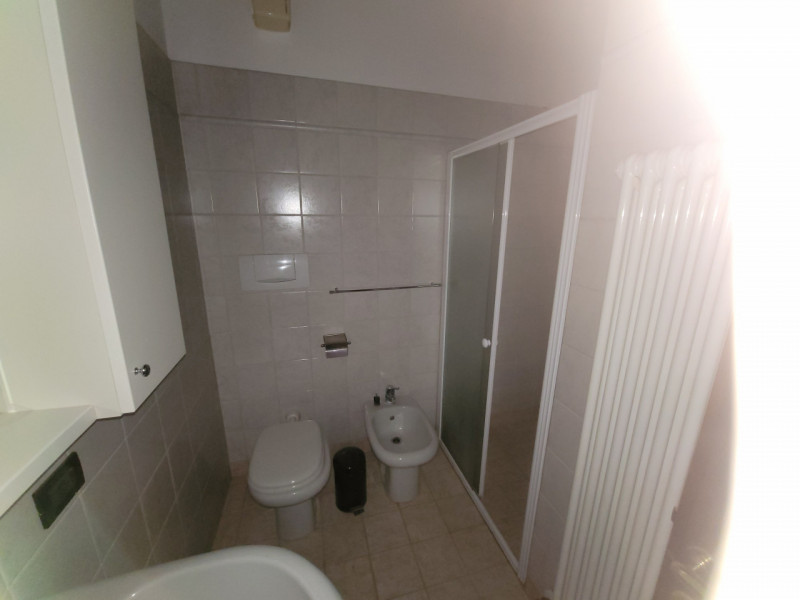 VICENZA IN UNA DELLE PIAZZE PIÙ BELLE E  RINOMATE DELLA CITTÀ proponiamo in vendita un bicamere a...