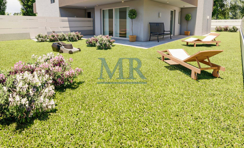 PONTE SAN NICOLO' - MR077C1
AMPIO SOGGIORNO- 3 CAMERE DA LETTO - CL "A4" - GIARDINO

A pochi pass...