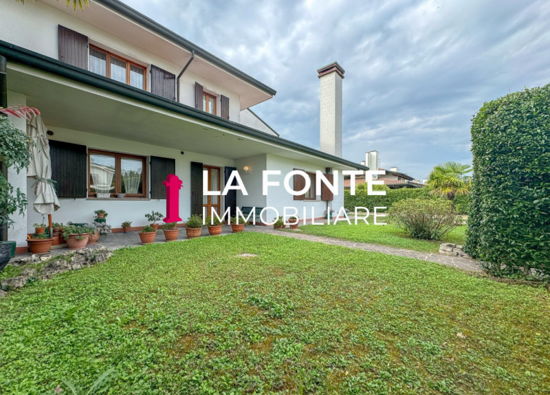 STRA' CENTRO, In una delle zone residenziali più esclusive di Stra, proponiamo in vendita un'affa...