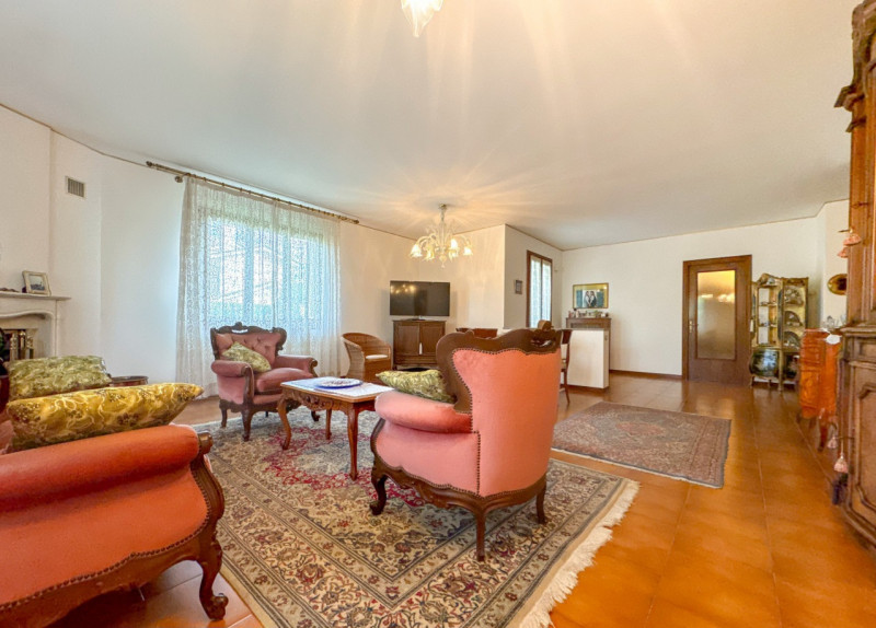 STRA' CENTRO, In una delle zone residenziali più esclusive di Stra, proponiamo in vendita un'affa...