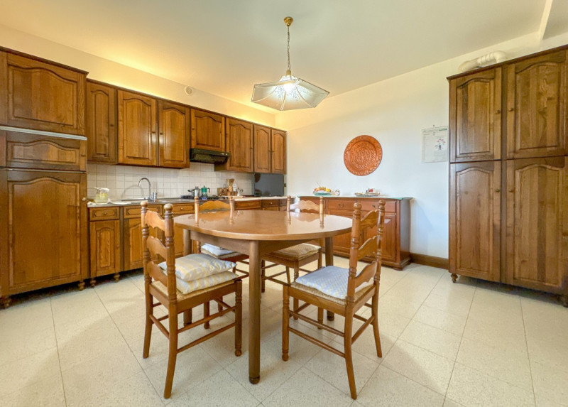 STRA' CENTRO, In una delle zone residenziali più esclusive di Stra, proponiamo in vendita un'affa...