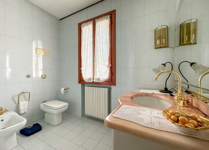 STRA' CENTRO, In una delle zone residenziali più esclusive di Stra, proponiamo in vendita un'affa...