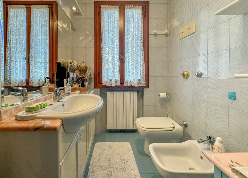 STRA' CENTRO, In una delle zone residenziali più esclusive di Stra, proponiamo in vendita un'affa...