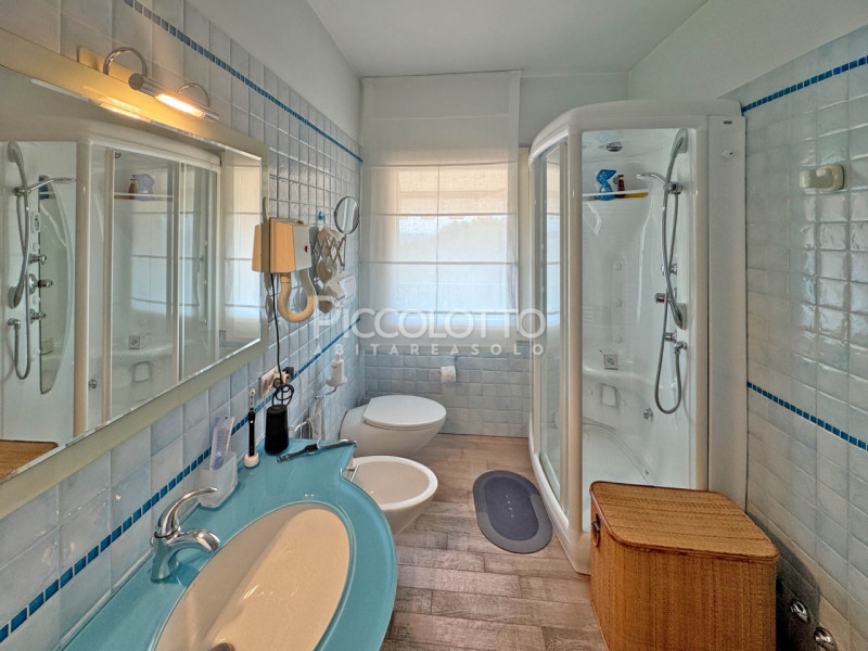 Rif. V5357 - Cornuda, splendida villa panoramica in vendita immersa nel verde dei Colli Asolani, ...