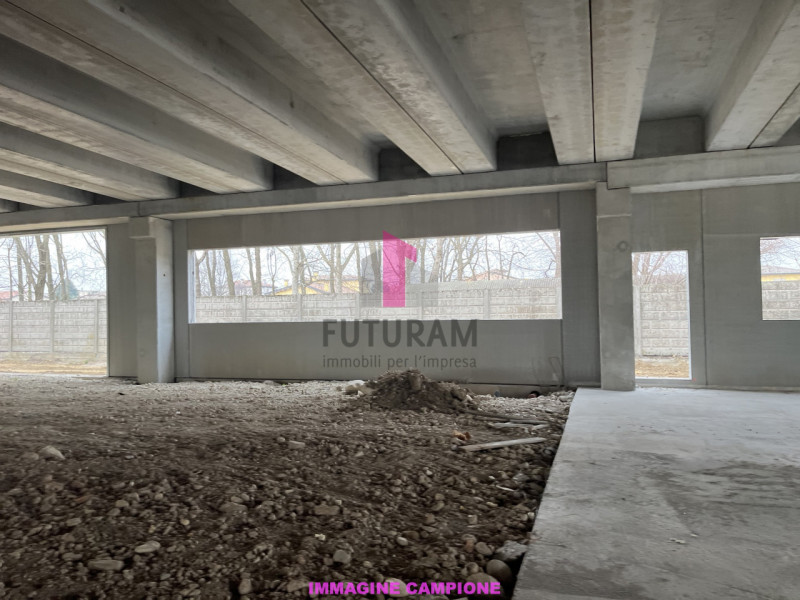 PIAZZOLA SUL BRENTA (PD) - rif.634MIC - Per info 3473209826 - In zona industriale sarà disponibil...