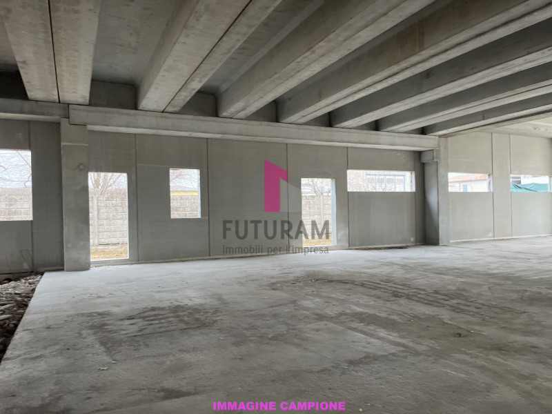 PIAZZOLA SUL BRENTA (PD) - rif.634MIC - Per info 3473209826 - In zona industriale sarà disponibil...
