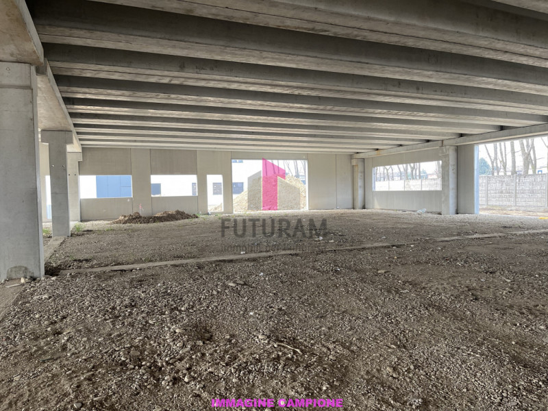 PIAZZOLA SUL BRENTA (PD) - rif.634MIC - Per info 3473209826 - In zona industriale sarà disponibil...