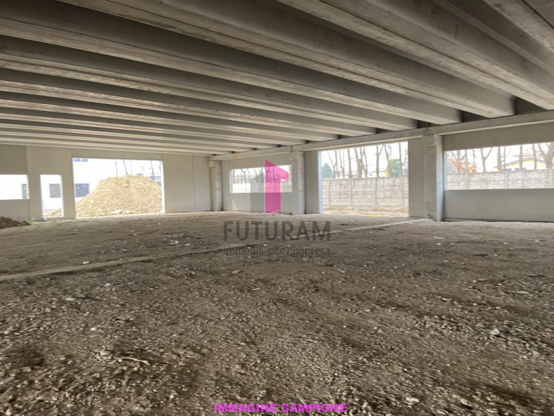PIAZZOLA SUL BRENTA (PD) - rif.634MIC - Per info 3473209826 - In zona industriale sarà disponibil...