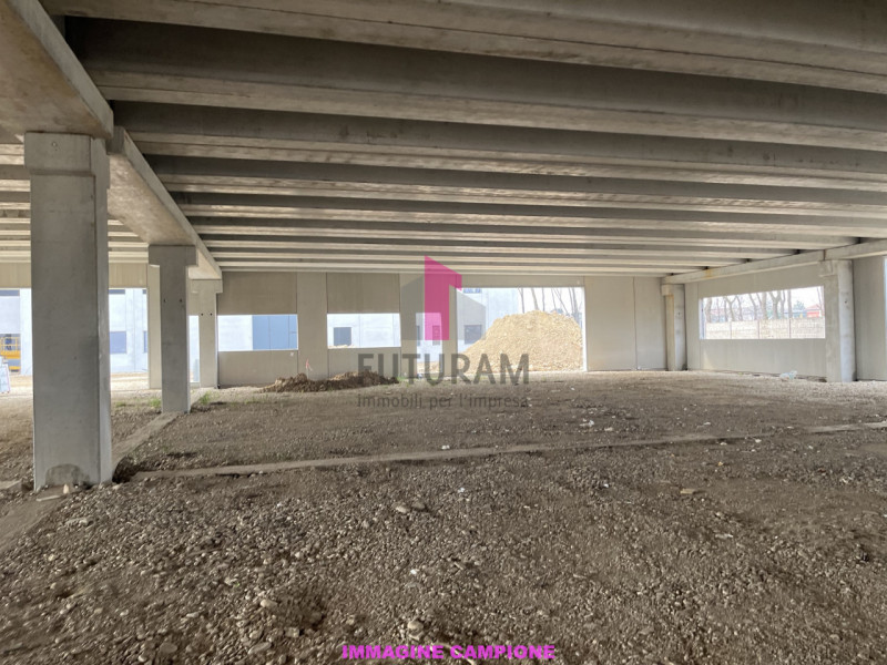 PIAZZOLA SUL BRENTA (PD) - rif.634MIC - Per info 3473209826 - In zona industriale sarà disponibil...