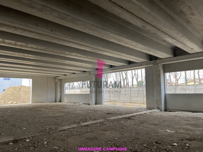 PIAZZOLA SUL BRENTA (PD) - rif.634MIC - Per info 3473209826 - In zona industriale sarà disponibil...